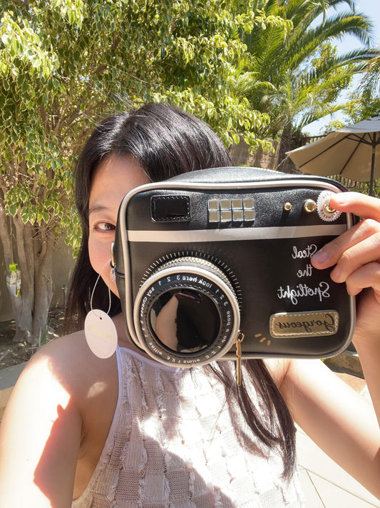 Classic Camara Crossbody